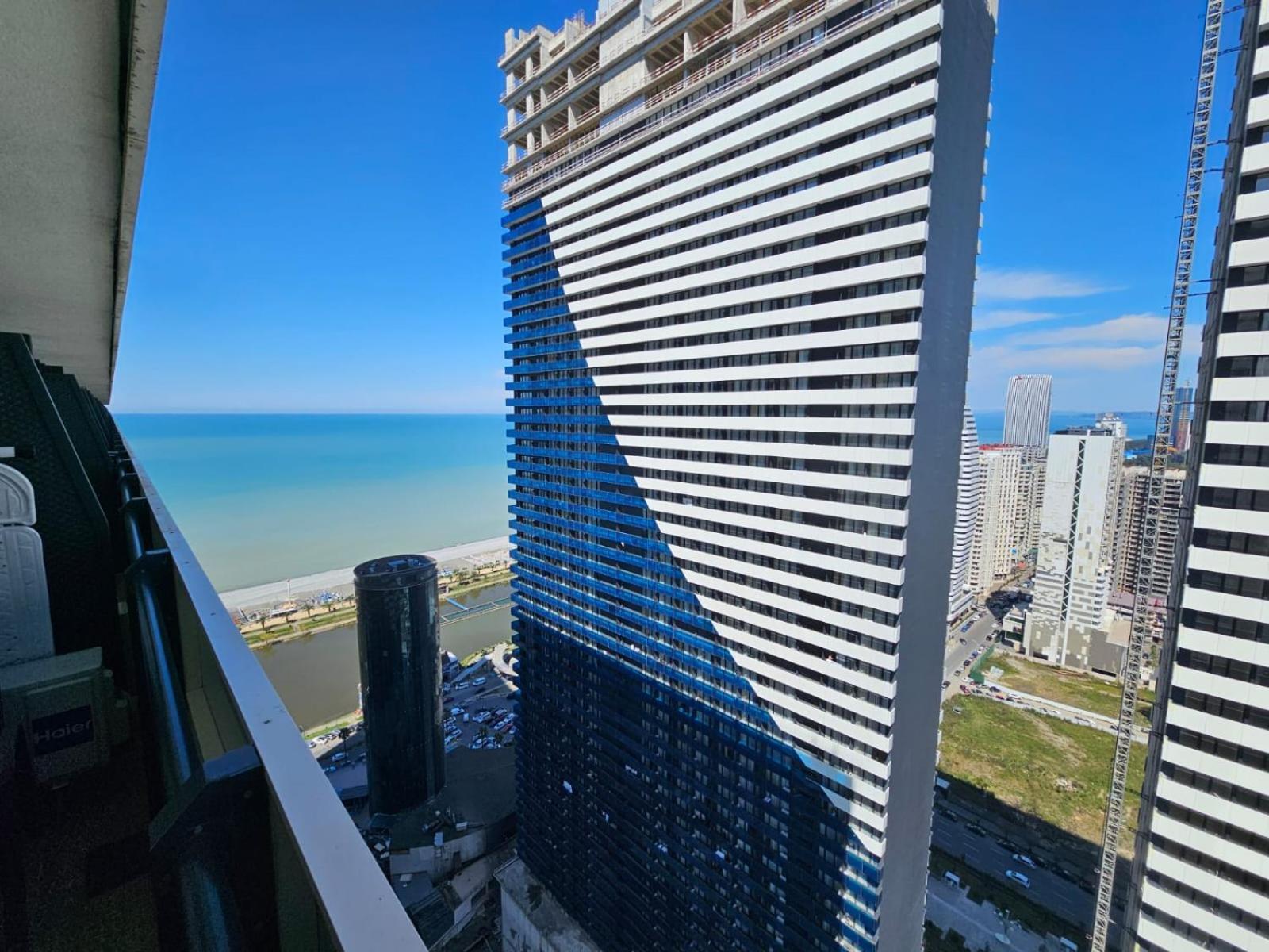 Orbi City Tower Best Apartment In Batumi Exteriör bild
